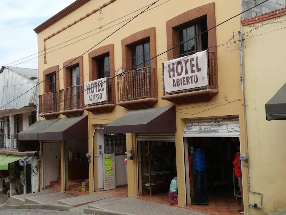 Hotel Y Plaza جالبان المظهر الخارجي الصورة